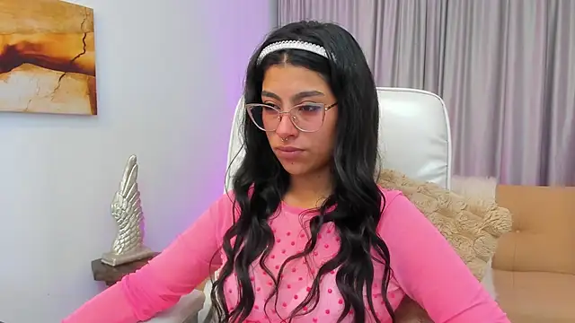 Claire Aristizabal  online show from November 21, 4:03 am