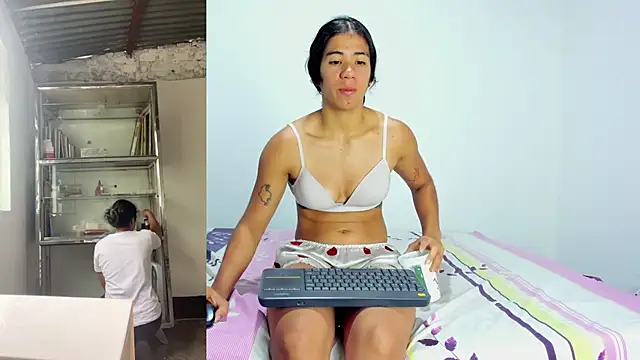 AshleyDeLuca  online show from December 19, 2:42 pm