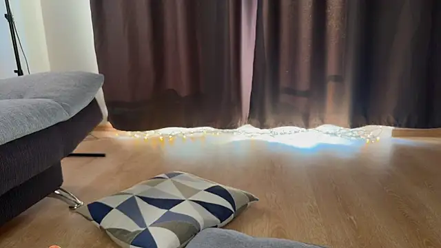 Jane Lavue online show from April 11, 6:30 am