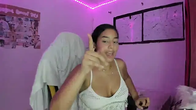 emily stars1 online show from March 21, 4:39 am