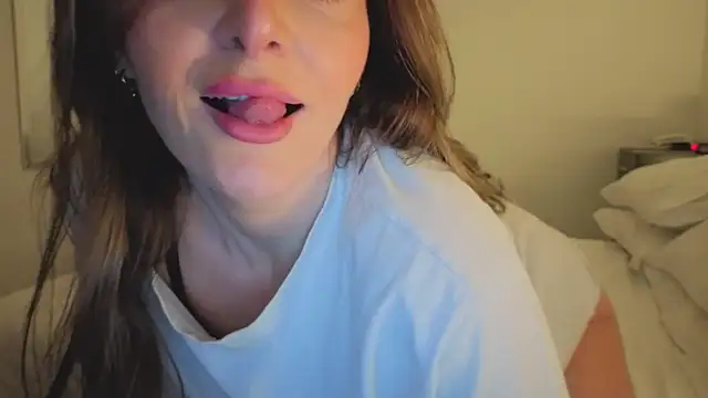 Lovelavender  online show from November 21, 9:28 pm