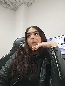 mirandahvelez online show from October 28, 3:56 am