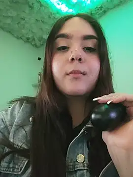 mirandahvelez online show from October 24, 5:47 am