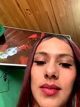 Emilyy-18 online show from October 26, 6:03 pm