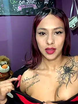 Emilyy-18 online show from November 4, 1:21 am