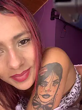 Emilyy-18 online show from November 9, 8:05 pm