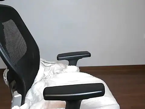 lustyruhh online show from March 10, 5:22 am