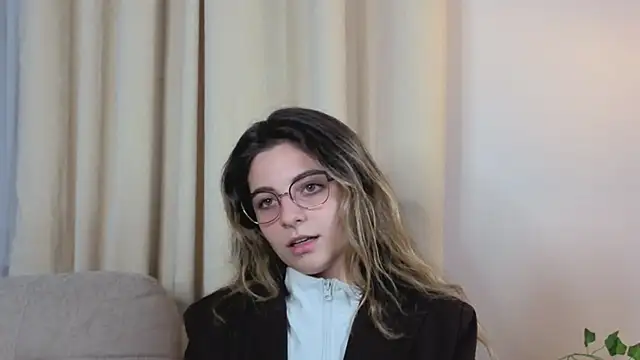 CasandraMickell online show from November 1, 8:13 pm