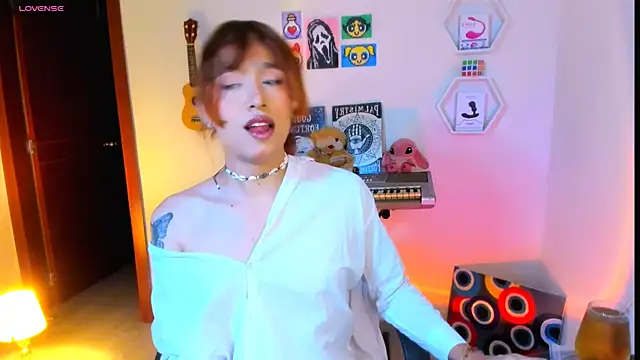 AdelineEsposito online show from March 19, 2:27 am