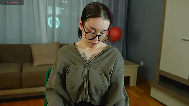 CharleenHosten online show from November 22, 2:09 pm