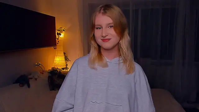 LisaRais online show from October 29, 10:45 pm