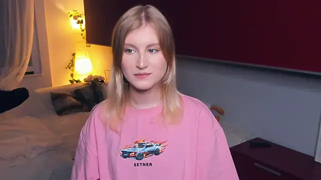 LisaRais online show from November 10, 8:59 pm