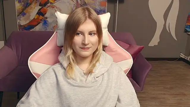 LisaRais online show from November 20, 9:05 pm