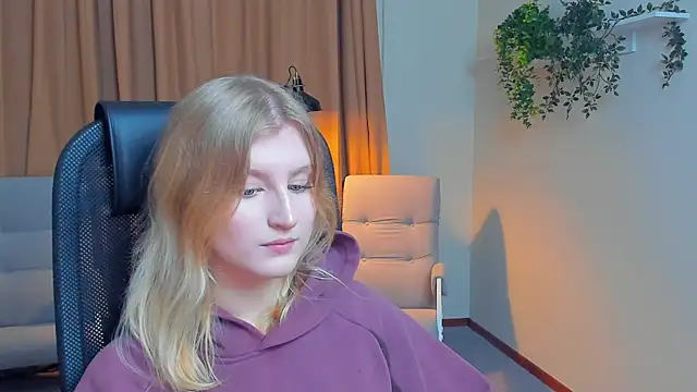 LisaRais online show from October 26, 9:38 am