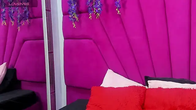 JulietaDiamond online show from April 7, 2:57 am