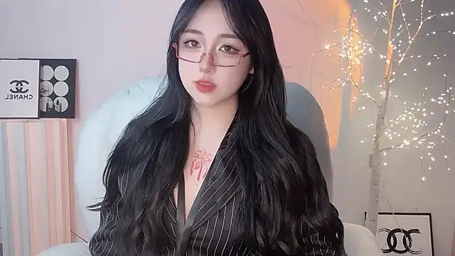 Love-hanzaizai718 online show from November 16, 2:17 pm