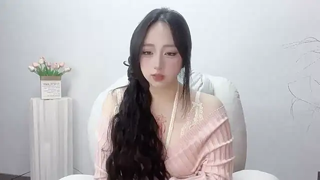 Love-hanzaizai718 online show from October 24, 4:14 pm