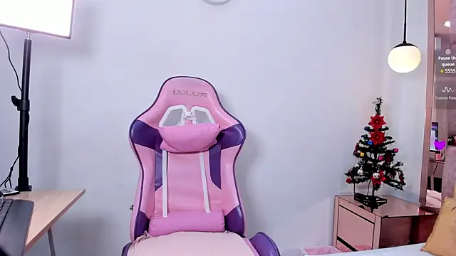 aitana monteroo online show from December 2, 11:45 am