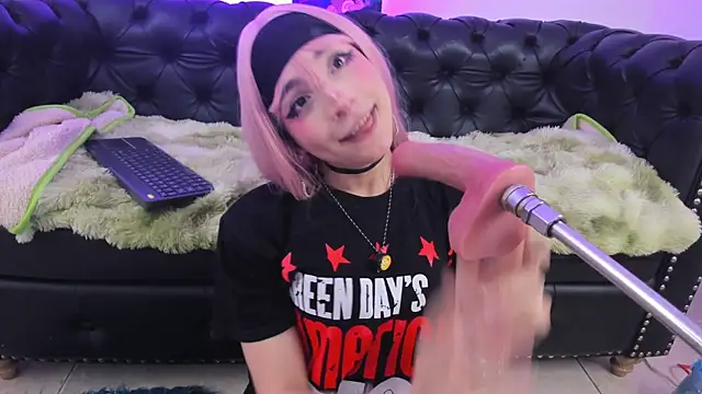 Damiian20  online show from April 16, 1:22 pm