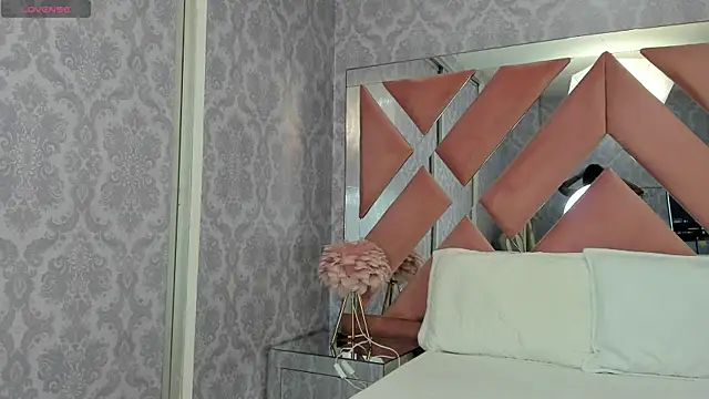 milkybaby  online show from November 8, 9:53 pm