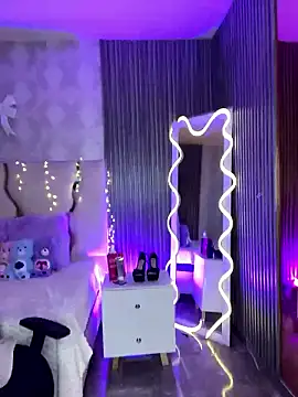 MAIILY TAY online show from January 10, 12:21 pm