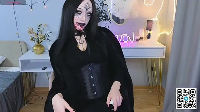  amy luna  online show from October 31, 8:18 am