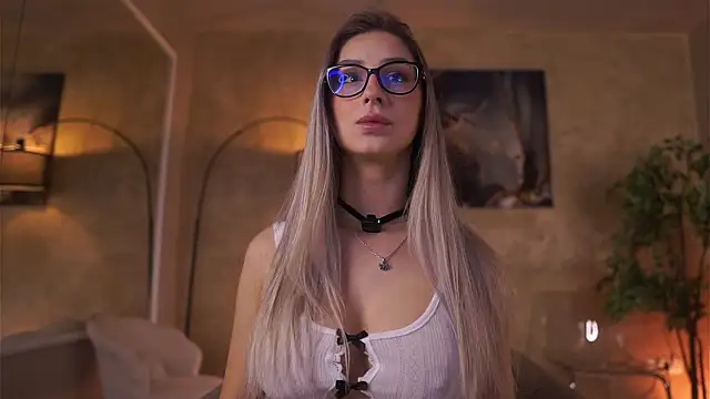 MaddieBryggs online show from February 1, 10:03 am