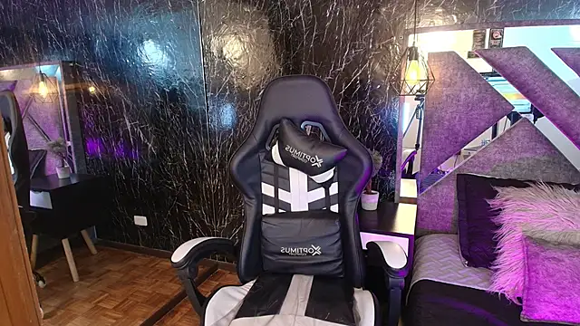 LaurenHazel online show from November 18, 7:37 pm