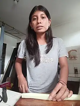 YeseniaRodriguez3 online show from October 27, 5:19 pm