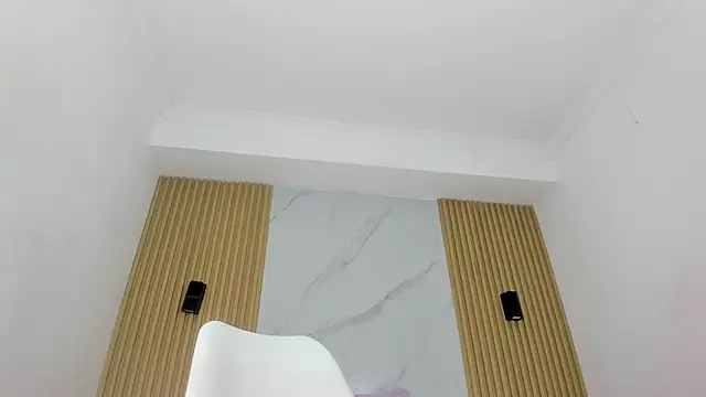  EMMYROSE online show from November 7, 7:30 pm