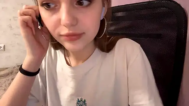 AliceStacy online show from December 2, 9:11 am