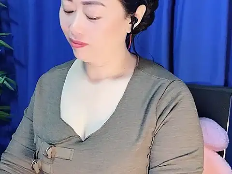 yaoyao22678 online show from November 12, 3:26 am