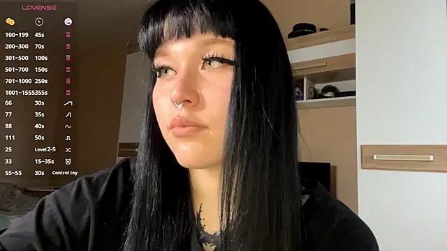 LaurenOveson online show from November 10, 6:30 am