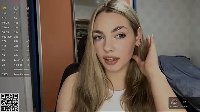 IlanaLafferty online show from December 18, 6:56 pm