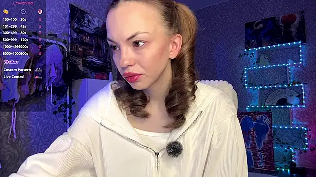 MiraVandee online show from November 12, 5:05 am