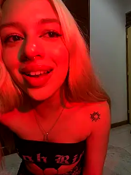 tiffanystarling online show from November 4, 1:43 am