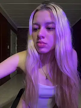 tiffanystarling online show from November 29, 1:53 am