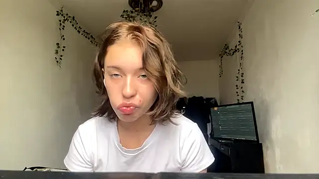 LilithFlamey online show from November 12, 7:28 am