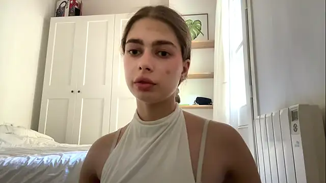 EastLuna online show from April 25, 4:04 pm