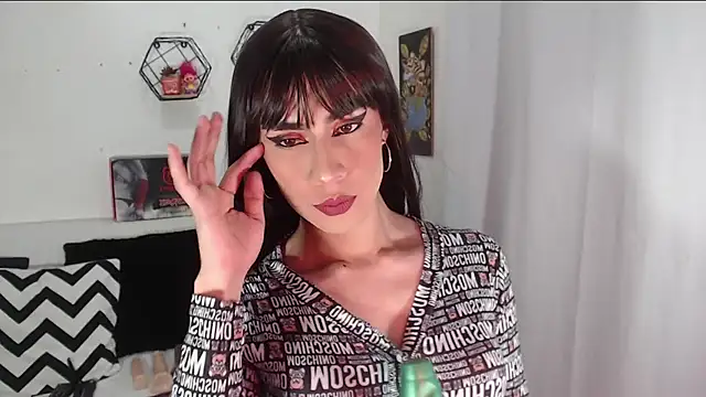 SaraaAdamss online show from January 8, 7:29 pm