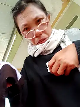 bella-la online show from November 21, 6:48 am