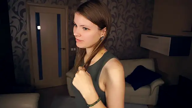 YoshieGradney online show from October 31, 6:26 am