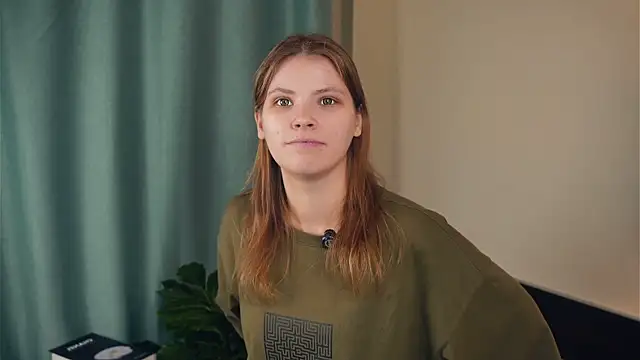 YoshieGradney online show from October 29, 8:29 am