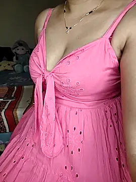 shreyareddy99 online show from April 18, 4:53 pm