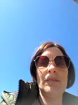 Piediniecollant online show from April 7, 10:17 am