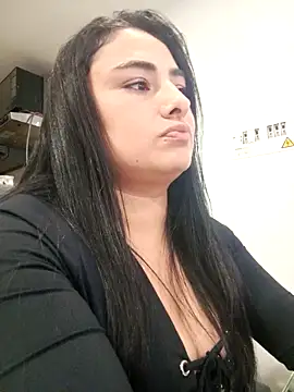 solandrea online show from November 6, 10:04 pm