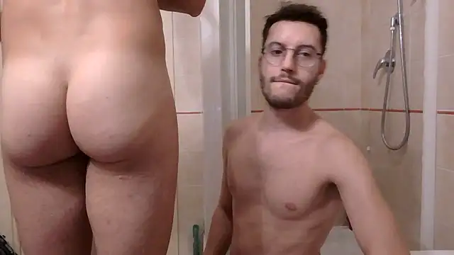 Amicisegreti2 online show from November 2, 10:13 pm