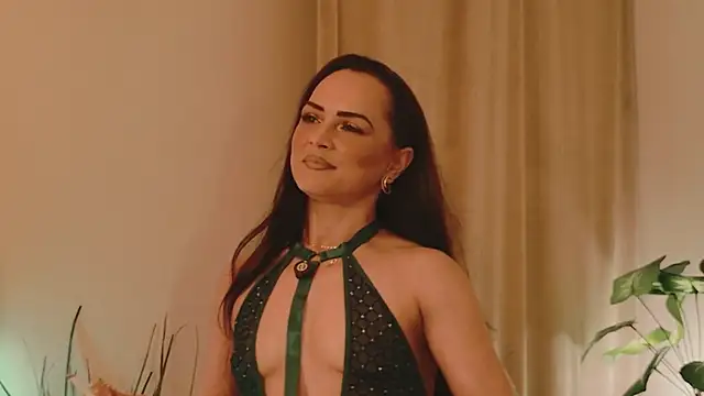 SiennaRosse online show from April 13, 8:09 pm