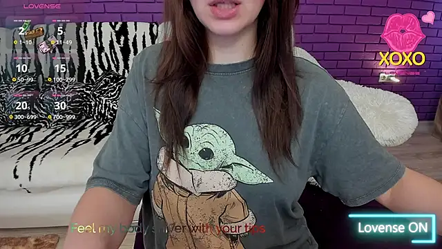 GlowMimi online show from April 11, 1:15 pm