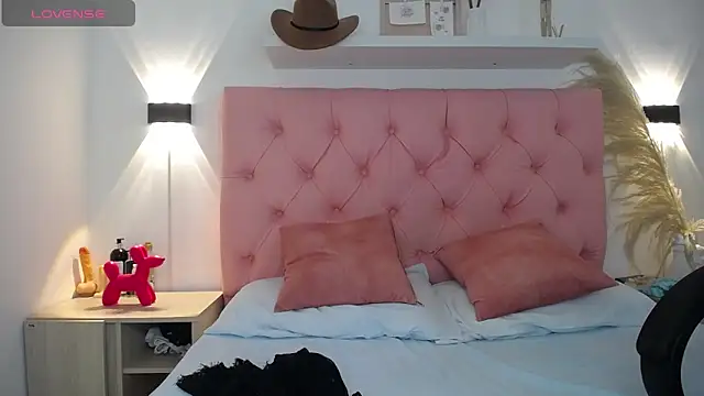 victoria 243 online show from December 15, 5:56 am